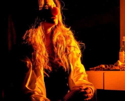 Atriz Renata Brás em monologo A ciumenta